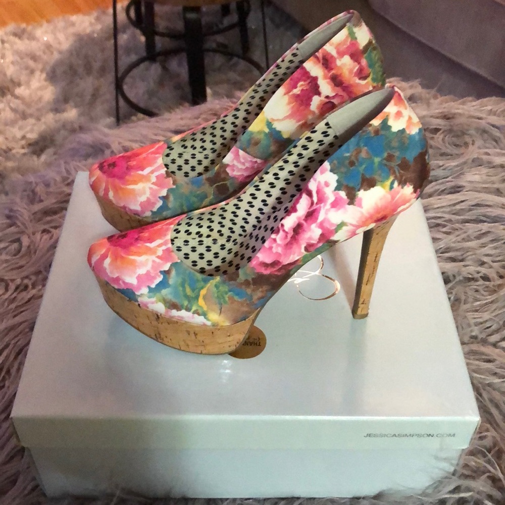 Jessica Simpson Platforms - Picture 3 of 8